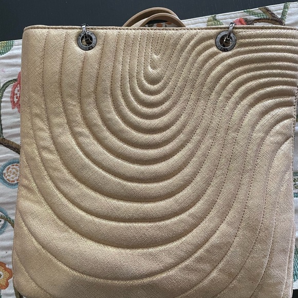 Henri Bendel 712 Gold Chain Link bag - Picture 7 of 10